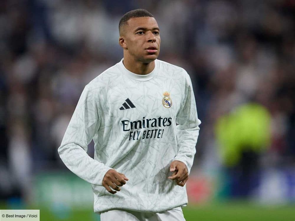 Kylian Mbappe écarté de l’équipe de France : est-ce lié à l'enquête pour viol ouverte en Suède ? Didier Deschamps répond