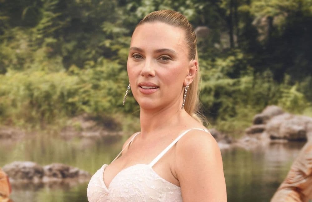 Le twist simple de Scarlett Johansson qui change tout à la queue-de-cheval