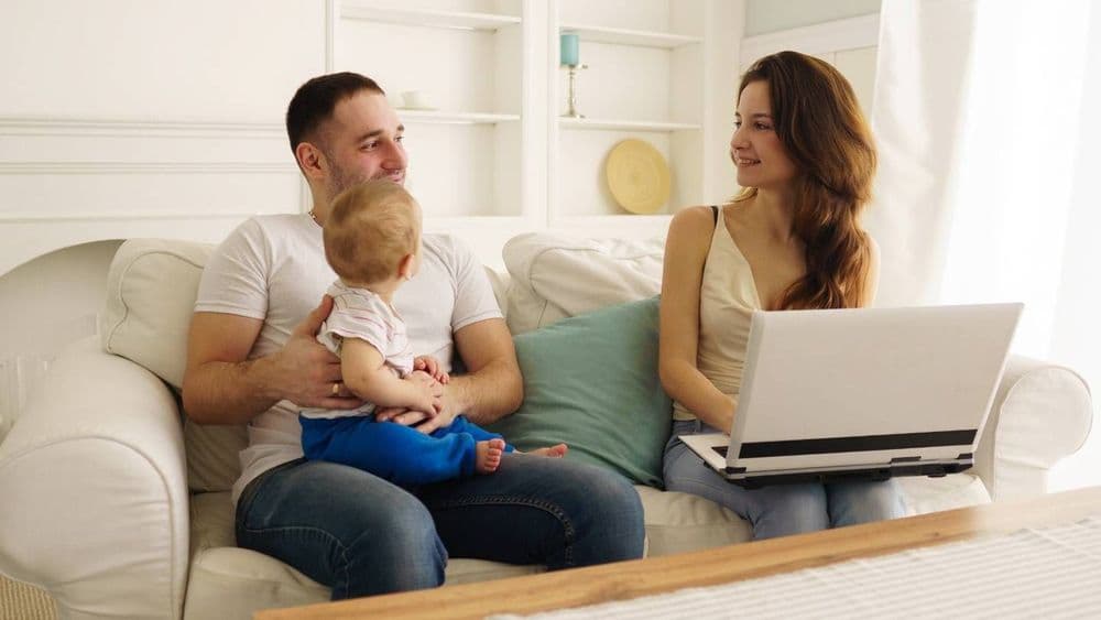 Bientôt un congé parental d'un an largement mieux rémunéré ?