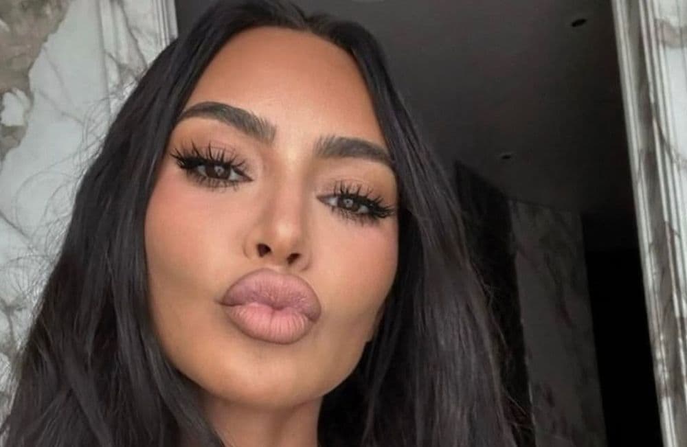 À son tour, Kim Kardashian succombe à la coupe carré