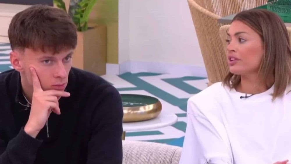 Mélanie Da Cruz : (Secret Story) : en plein rapprochement avec Ethan, ça ne passe pas inaperçu !