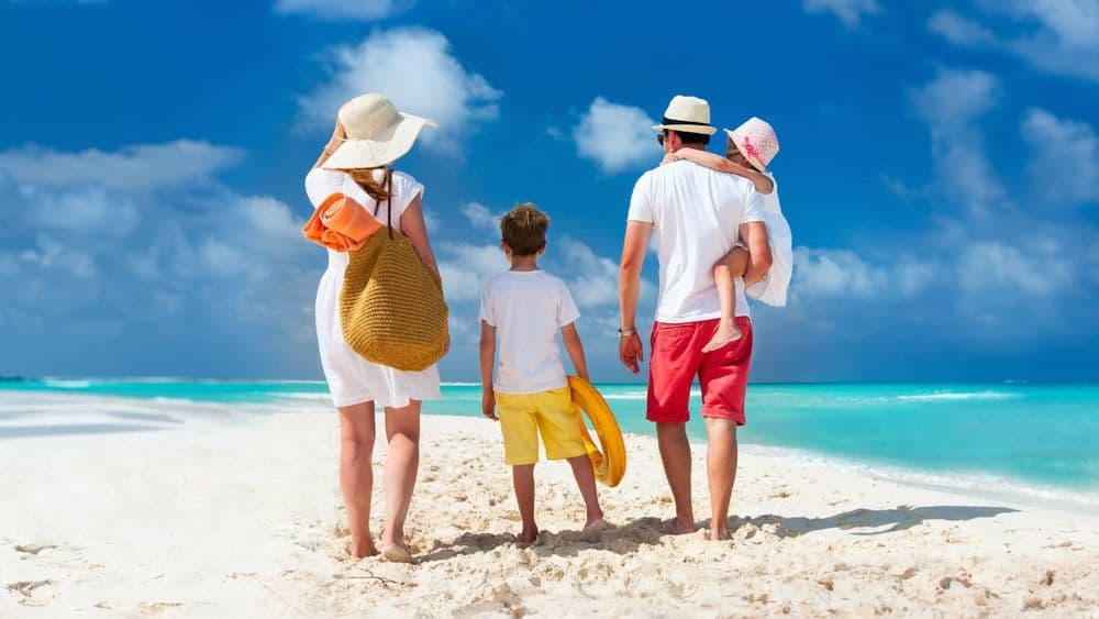 Faut-il vraiment être riche pour partir en vacances ? Ce que disent les chiffres
