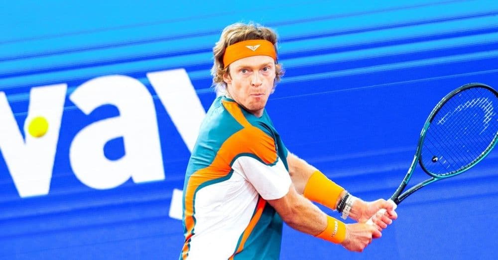 Hambourg: Rublev dominé par Cobolli