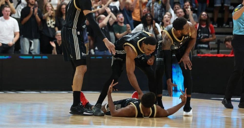 L'ASVEL s'arrache, Paris se balade