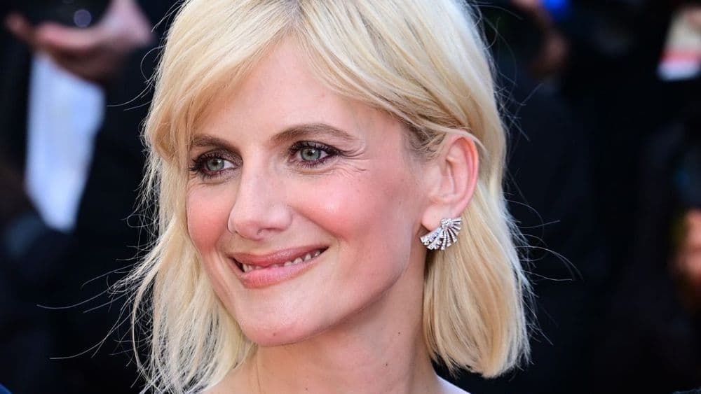 Mélanie Laurent (42 ans) en feu sur le tapis rouge, elle se trémousse devant Quentin Tarantino et c'est chaud