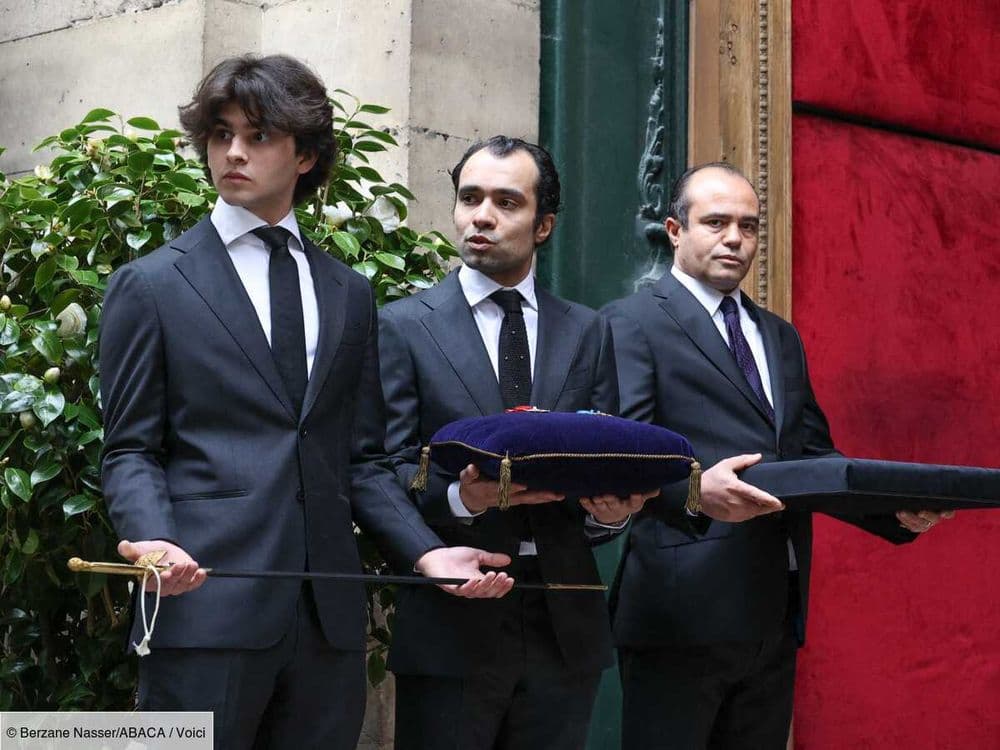 Obsèques de Frédéric Mitterrand : ses 3 fils, Mazarine Pingeot et de nombreuses célébrités réunis pour un dernier adieu