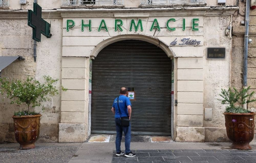 Grève massive des pharmacies en France, des milliers de manifestants dans la rue