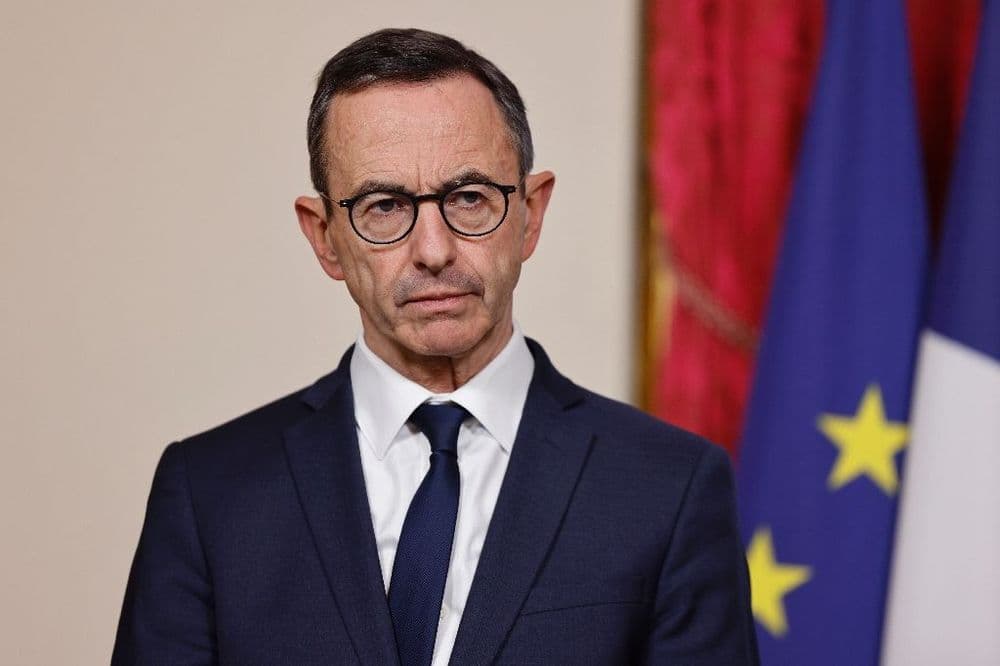 Accords avec l'Algérie: Retailleau "a déjà cédé" selon le RN, sa démission serait "une bonne nouvelle" pour LFI
