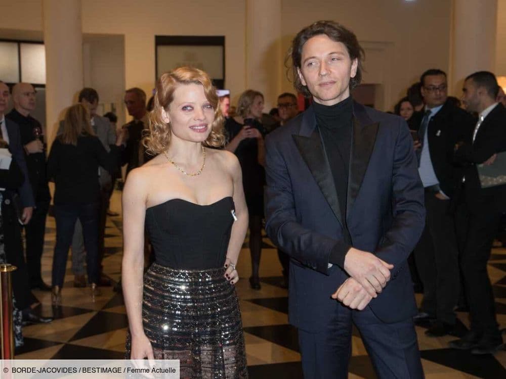 "J’ai eu horreur de ça": Mélanie Thierry très touchée par le déballage de cette scène de sa vie intime avec Raphaël