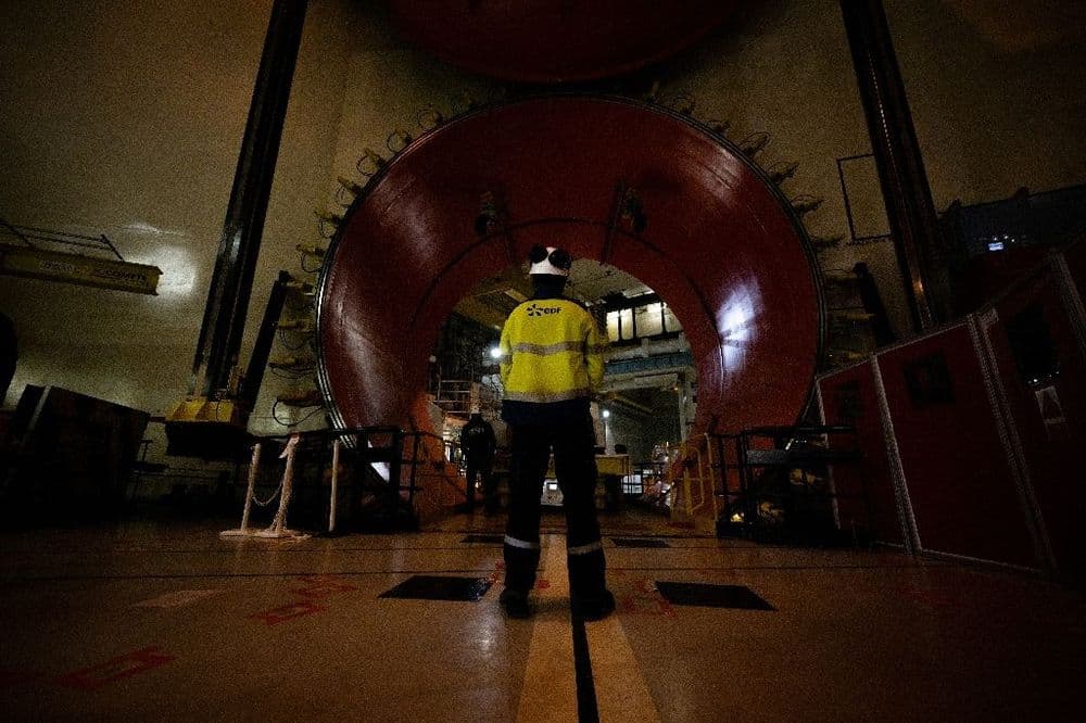 Avec 12 ans de retard, l'EPR de Flamanville produit ses premiers électrons