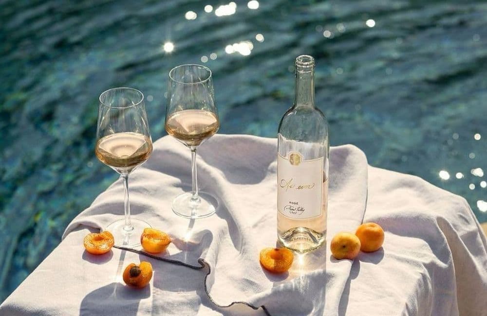 Découvrez le vin rosé de la nouvelle collection estivale de Meghan Markle