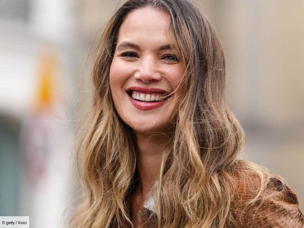 Glass Hair : les meilleurs soins et techniques pour un effet miroir sur les cheveux
