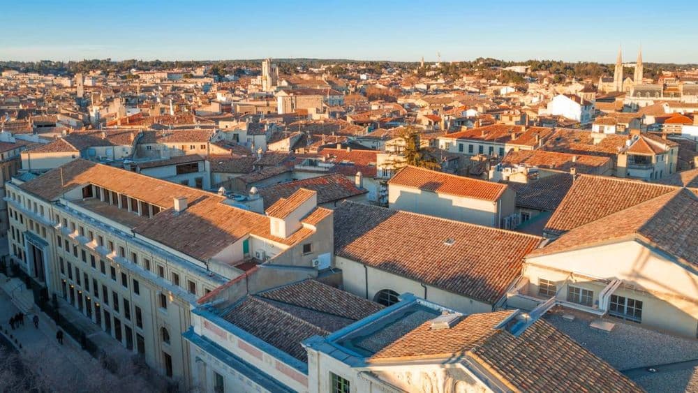 Immobilier à Nîmes : légère baisse des prix des appartements en avril 2025
