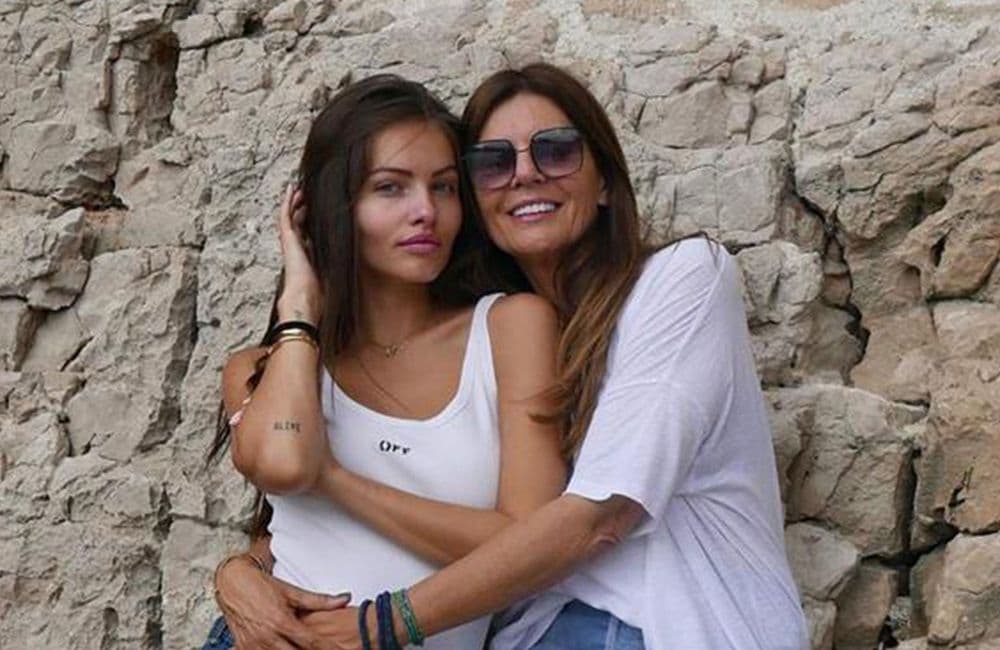 Duo mère-fille : Thylane Blondeau et Veronika Loubry inspirent nos tenues de rentrée