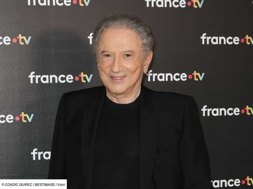 Michel Drucker hospitalisé : les proches du présentateur donnent des nouvelles rassurantes