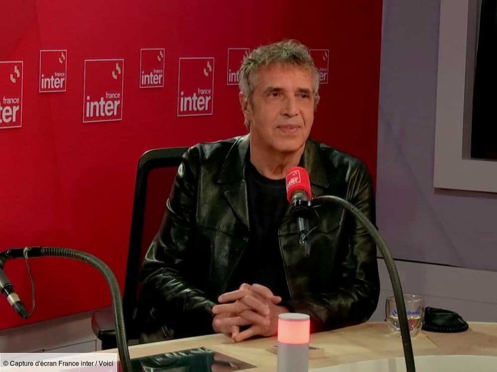 "Je n'en suis pas capable" : Julien Clerc dévoile la raison pour laquelle il n'écrit pas ses textes (ZAP TV)