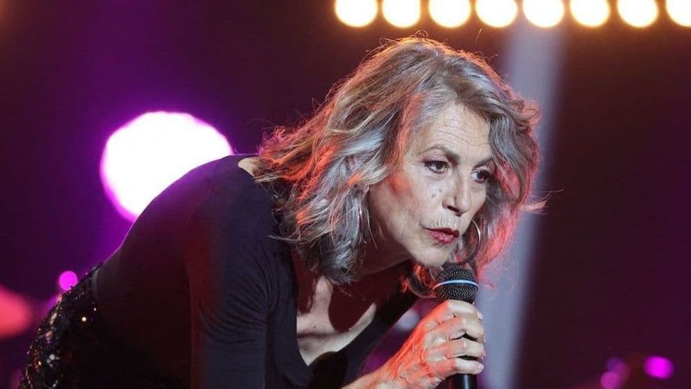 Lio : quelques jours après la mort de son fils, elle fait le choix de remonter sur scène