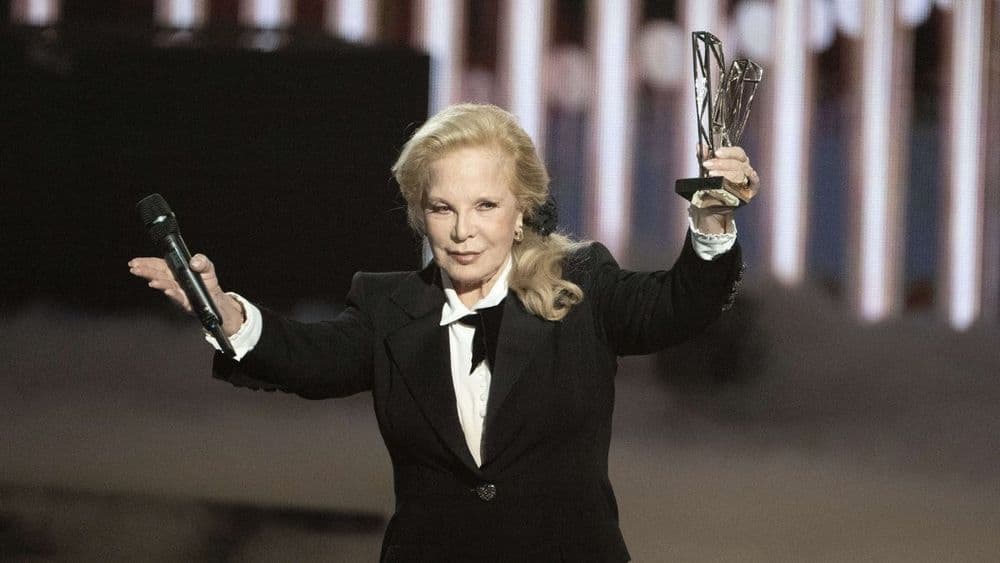 Sylvie Vartan regrette t-elle son abandon de la scène ? "Quand je regarde en arrière…"