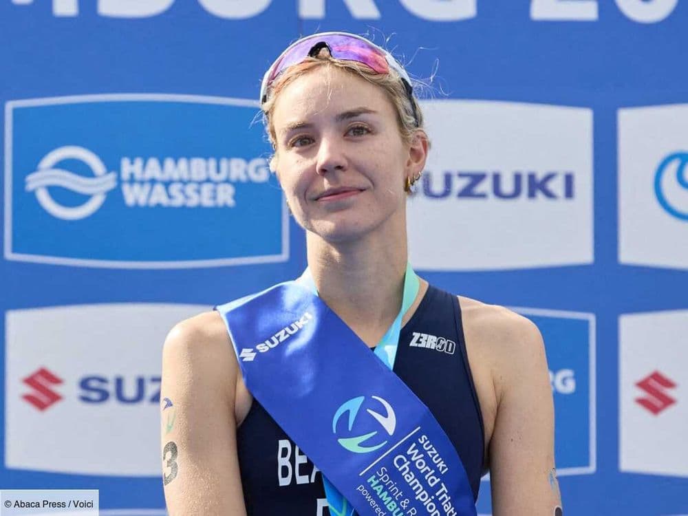 JO 2024 : qui est Cassandre Beaugrand, première française médaillée d’or au triathlon ? (ZAPTV)