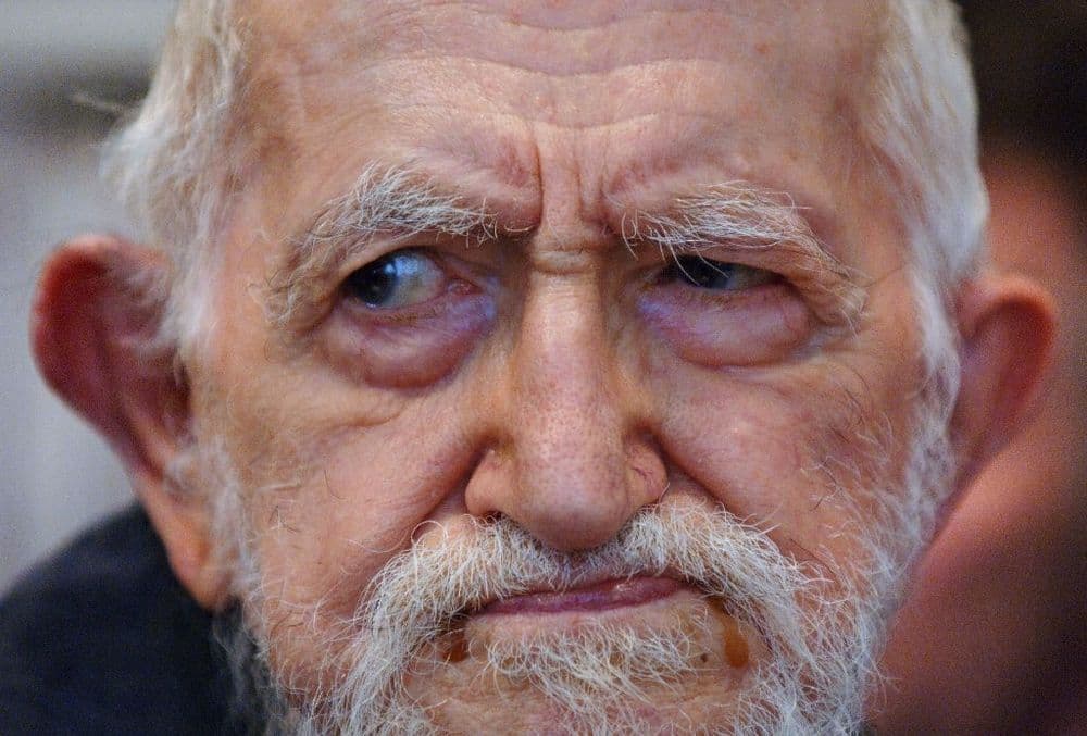 A Esteville, où repose l'abbé Pierre, "on tombe des nues" après les accusations d'agressions sexuelles