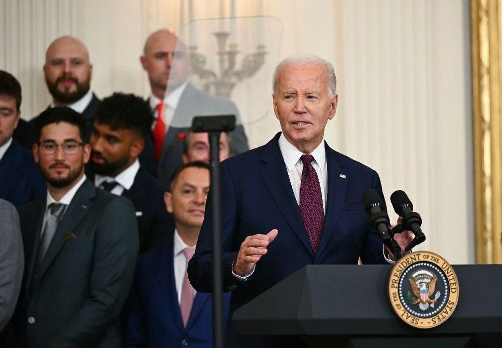 Biden admet avoir jeté l'éponge sous pression de son camp démocrate