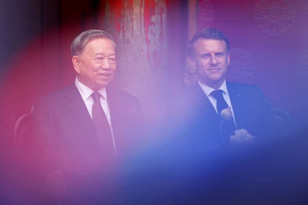 Macron en "ami sûr et fiable" du Vietnam face à Trump et Xi