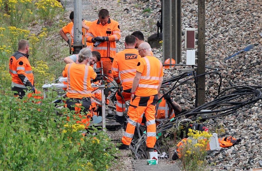 Sabotages sur le réseau SNCF: le trafic s'améliore, l'enquête se poursuit
