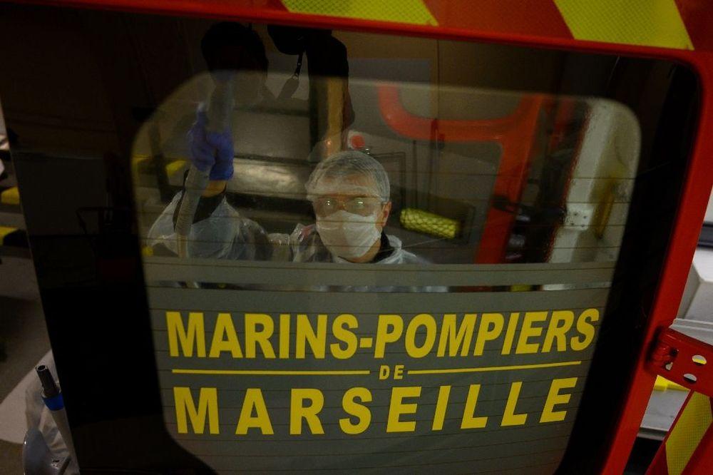 Marseille: un adolescent de 17 ans retrouvé mort dans le coffre d'une voiture en feu