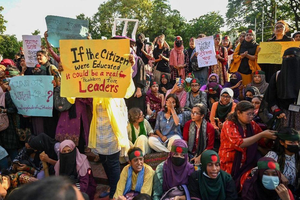 Manifestations contre les quotas au Bangladesh: six morts et fermeture des écoles