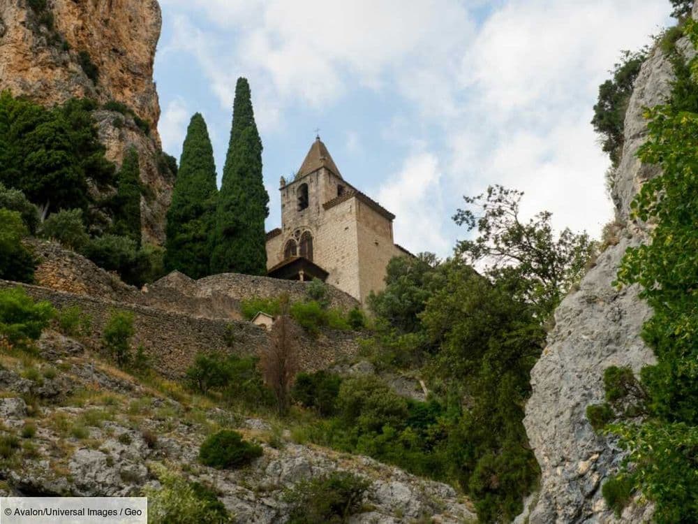En Gironde, ils reconstruisent une cathédrale comme au Moyen Âge… en quarante ans