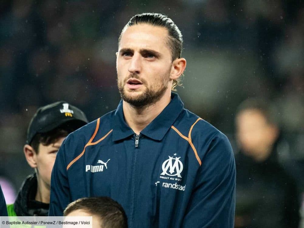 "Tout se paye un jour" : Adrien Rabiot réagit aux insultes dont il a été la cible de la part des supporters parisiens