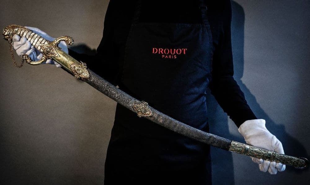 Un sabre de Napoléon à vendre aux enchères à Paris