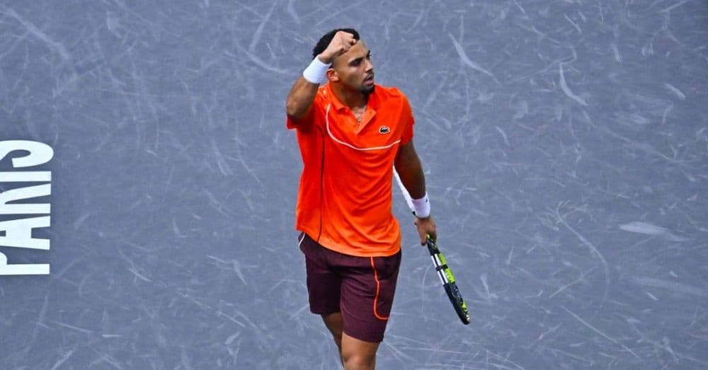 Bercy: Fils poursuit son chemin