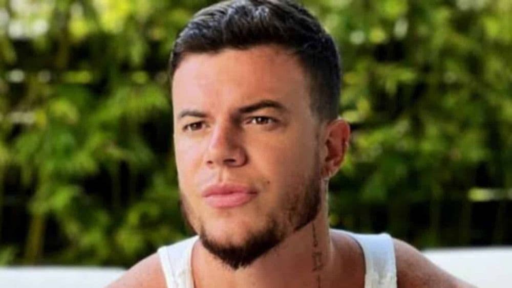 AD Laurent : son dernier show en boîte de nuit fait scandale, il s'explique !
