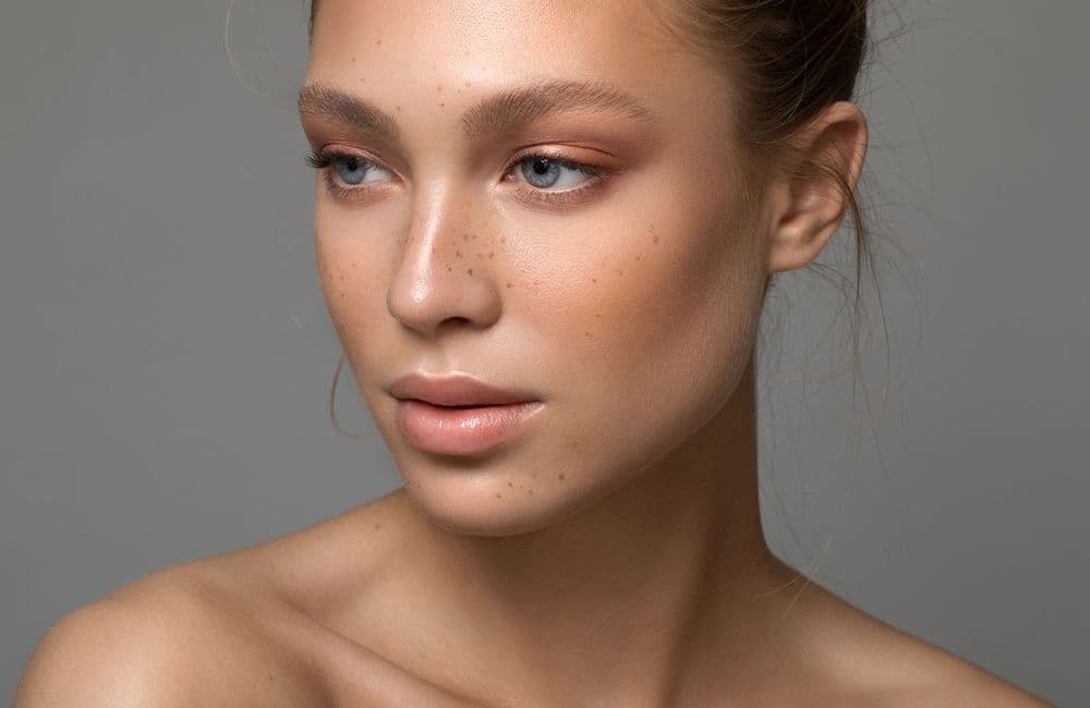 Voici le secret d’un dermatologue pour afficher une bouche repulpée sans injection