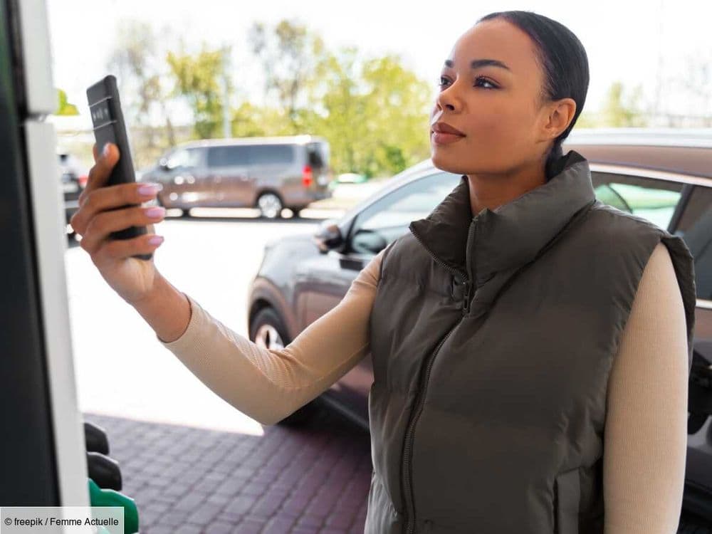 Vous payez le parcmètre avec votre smartphone ? Attention à cette option qui peut vous coûter cher