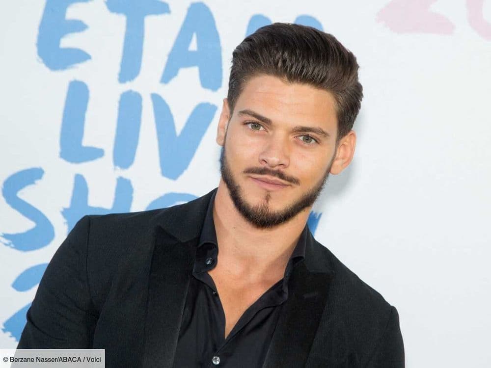 "J'ai envie de rester seul" : Rayane Bensetti fait passer un message à ses proches sur Instagram