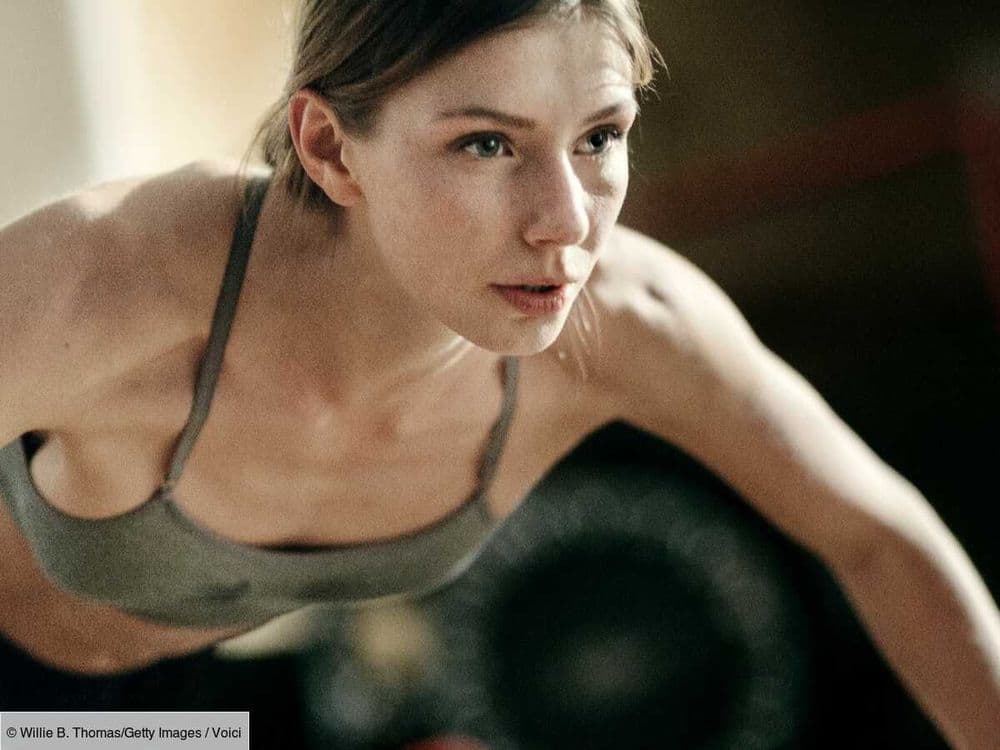 Marche du crocodile : bonne alternative aux pompes, ce sport fun muscle les bras et les abdos