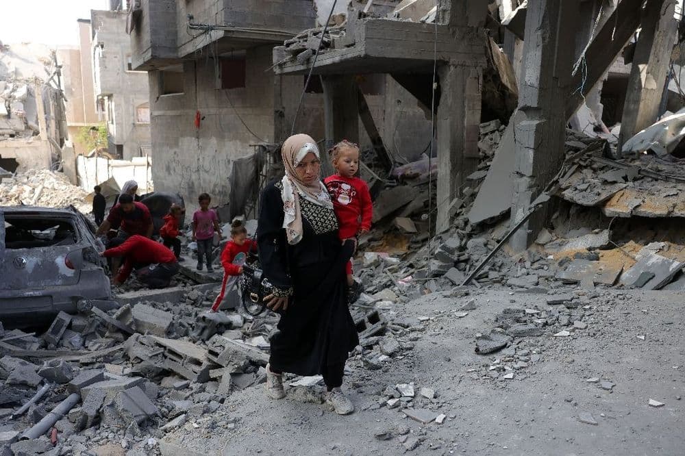 Gaza: 52 morts dans des raids israéliens selon les secours, nouvelles évacuations