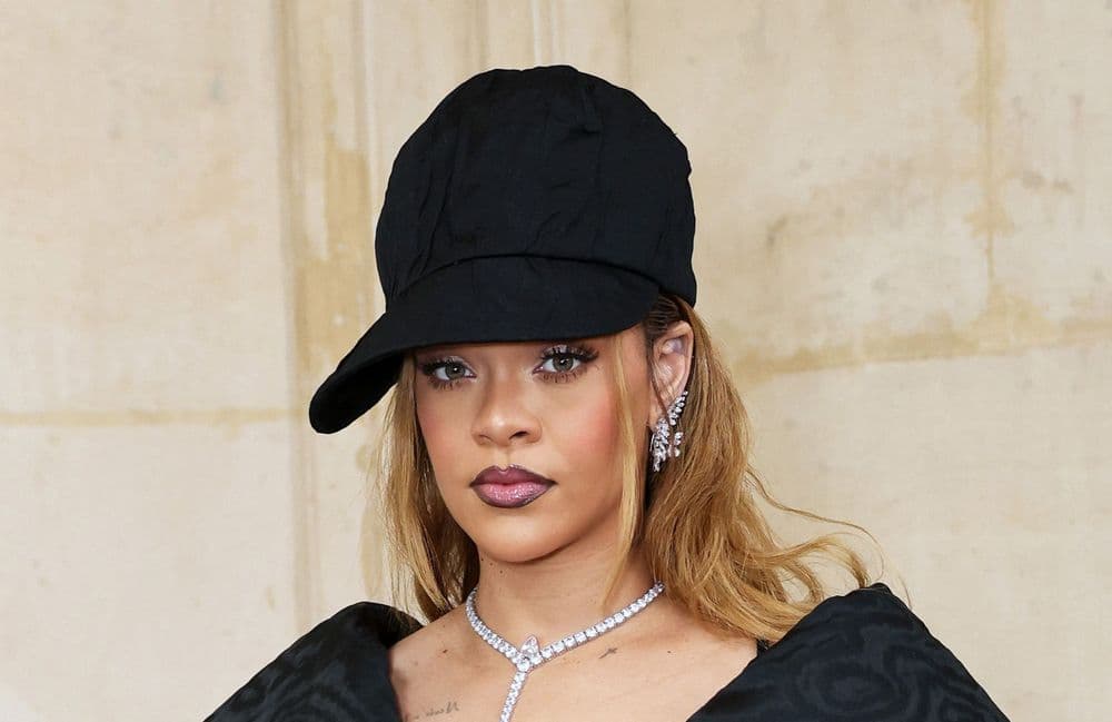 Post-partum : Rihanna se confie sur la chirurgie esthétique qu’elle pourrait faire