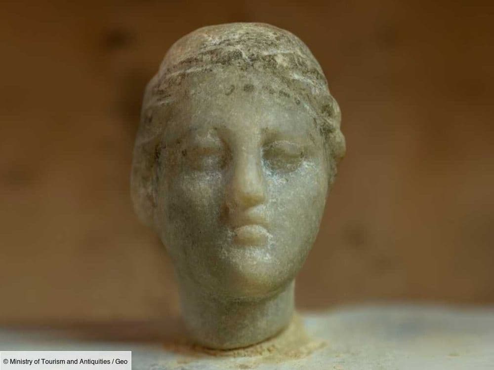 Cléopâtre ou une autre reine? Un buste retrouvé sous un temple égyptien intrigue les archéologues
