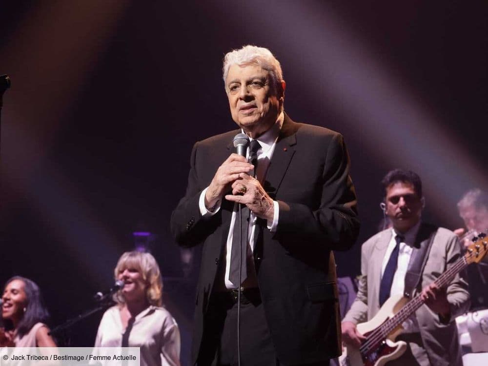 Un concert d’Enrico Macias perturbé à Paris par une odeur nauséabonde, une enquête ouverte