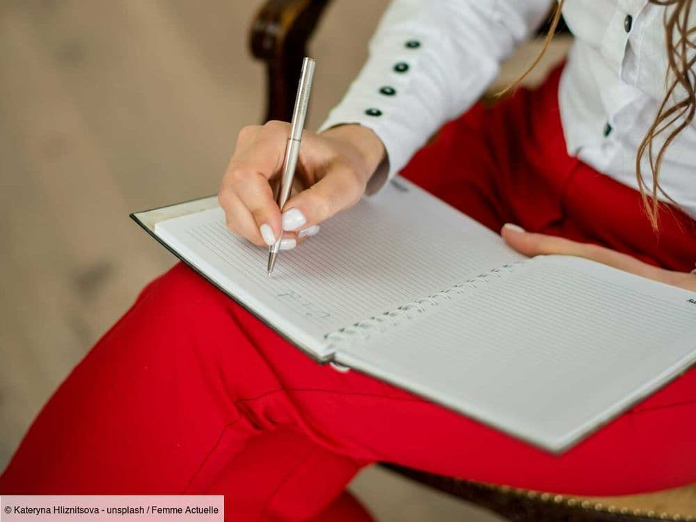 Écrit-on “à toute à l’heure” ou à “tout à l’heure” ? L’astuce infaillible pour ne plus faire cette faute d’orthographe