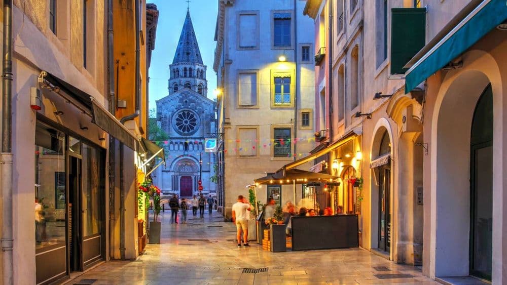 Immobilier à Nîmes : une baisse notable des prix des appartements en mai