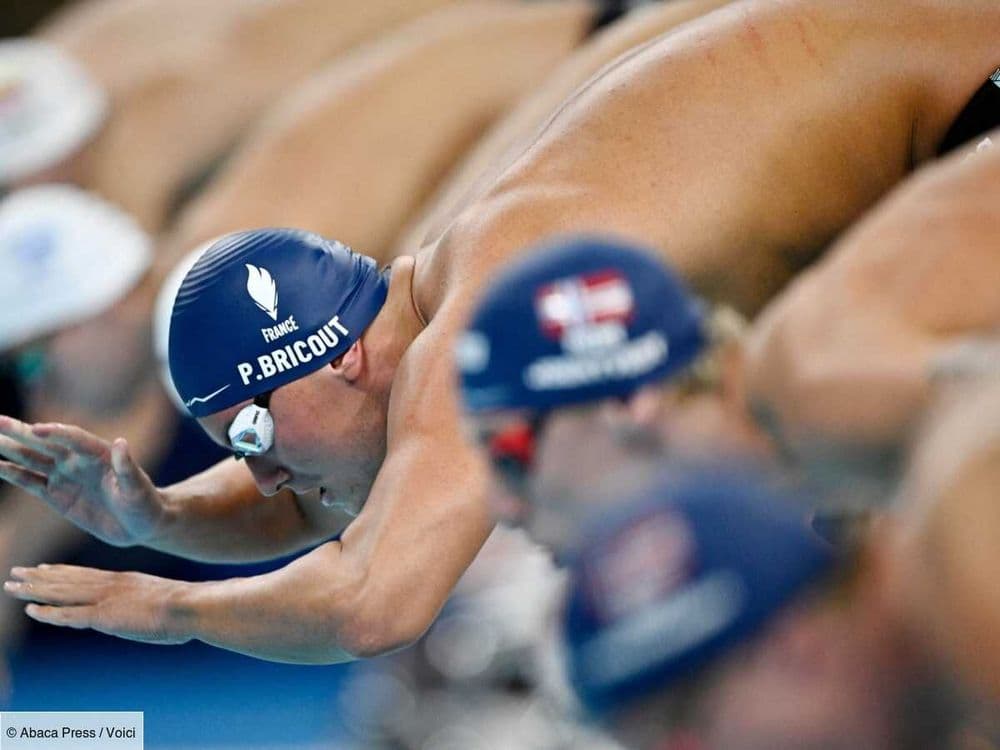 JO 2024 : un homme interrompt l’épreuve de natation en plongeant dans le bassin en slip de bain