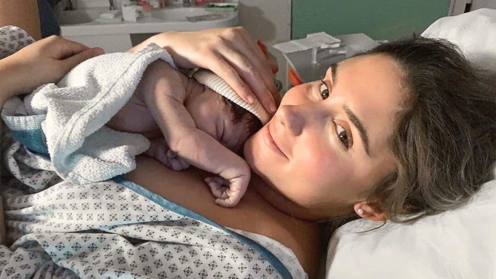 Jesta Hillman maman : ses deux garçons rencontrent le nouveau né pour la première fois, la vidéo dévoilée !