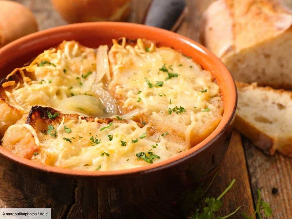 Soupe à l’oignon : la recette aussi réconfortante que généreuse à tester d’urgence