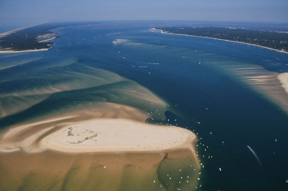 Le maire d'Arcachon entendu dans l'enquête sur la pollution du Bassin