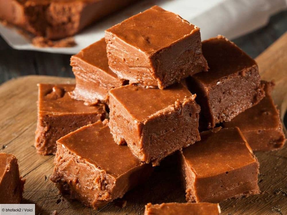 Fudge au chocolat à 2 ingrédients : gourmande et plus saine, cette recette est idéale pour le goûter