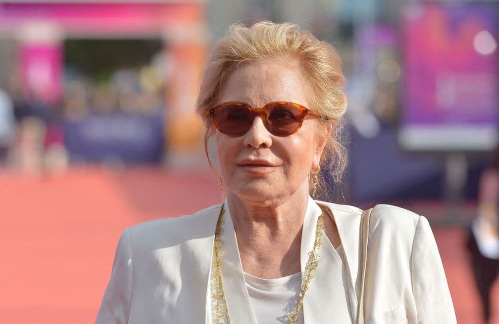 Sylvie Vartan fait ses adieux à la scène, sa fille Darina présente à ses côtés